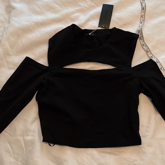 h:ours Diem Cut Out Top in Black - Picture 8 of 13